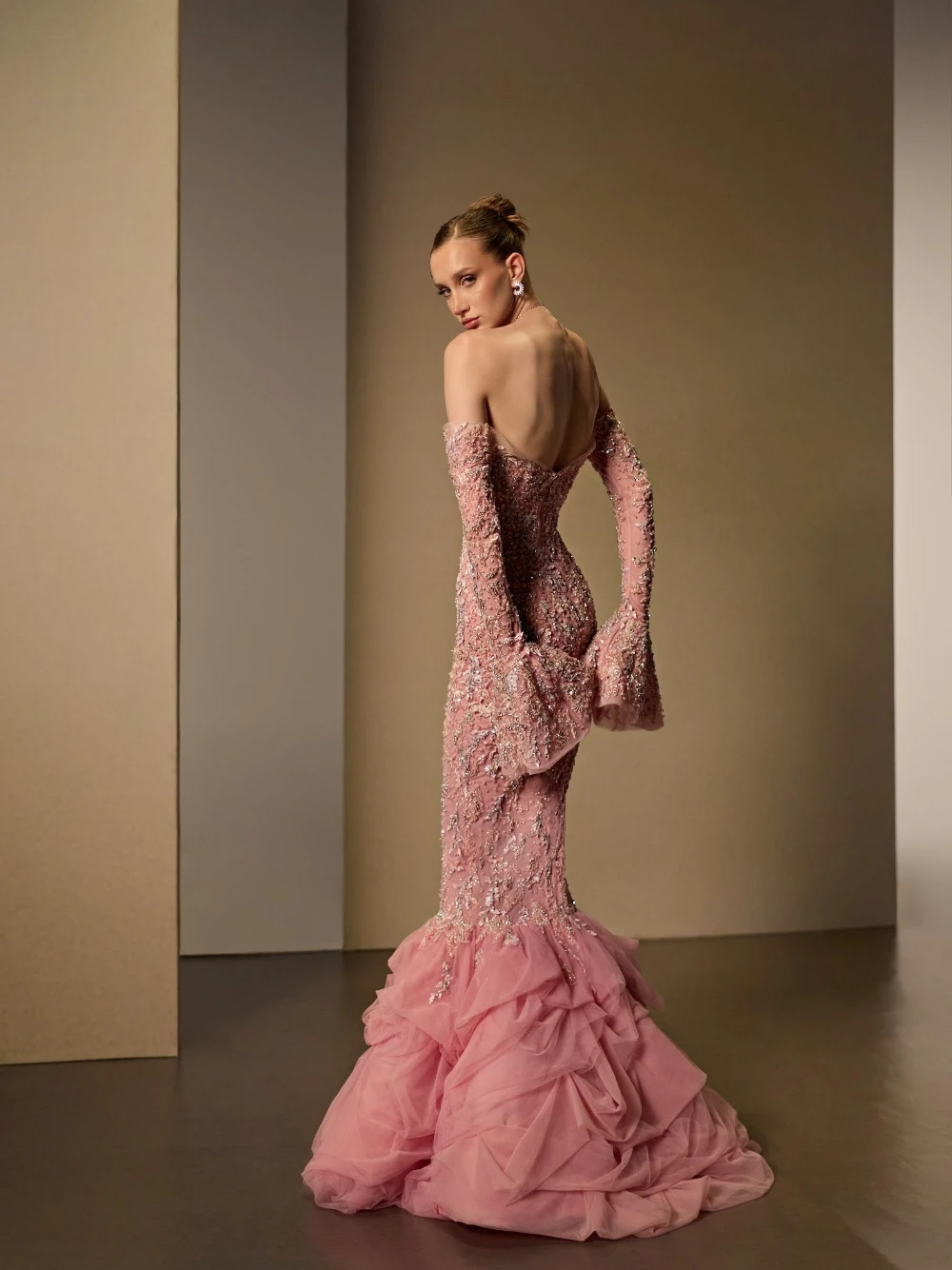 Romantisches rosa Abendkleid mit Rüschen, atemberaubendes, schulterfreies Ballkleid mit Perlen, modisches, maßgeschneidertes Meerjungfrauenkleid für Geburtstagsfeiern