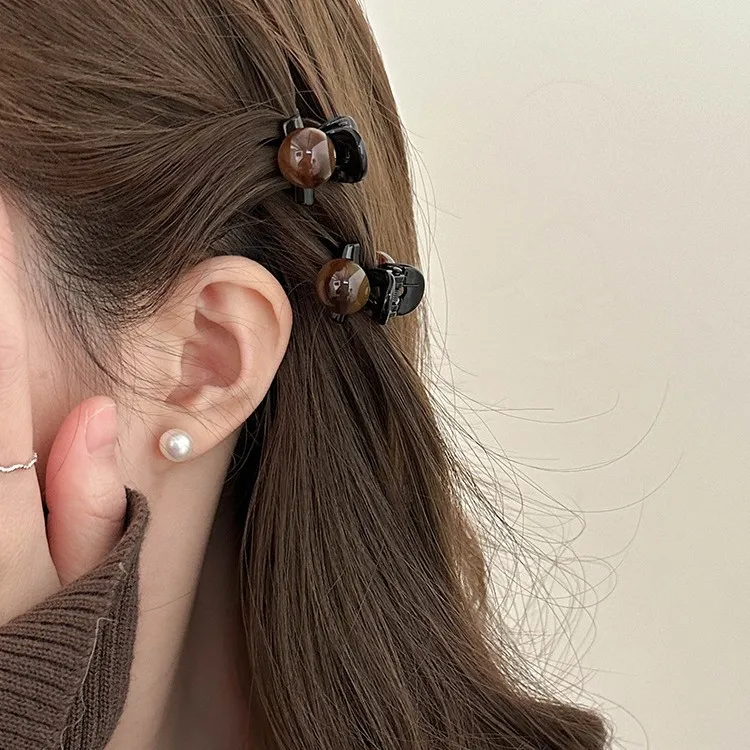 2025年ラグジュアリーミニクリップアンバー、パールアクセント付きスモールヘアピン、滑り止めサイドクリップ、女性用シック