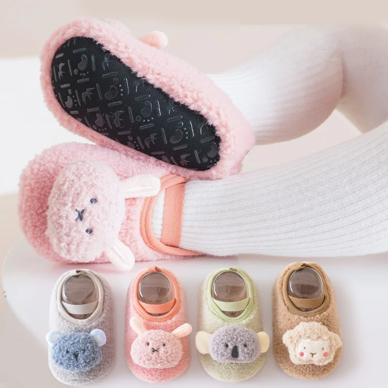أحذية أطفال مضادة للانزلاق على الأرض مشوا لأول مرة، جوارب شتوية لطيفة على شكل رسوم كرتونية سميكة ونعل ناعم للفتيات والأولاد