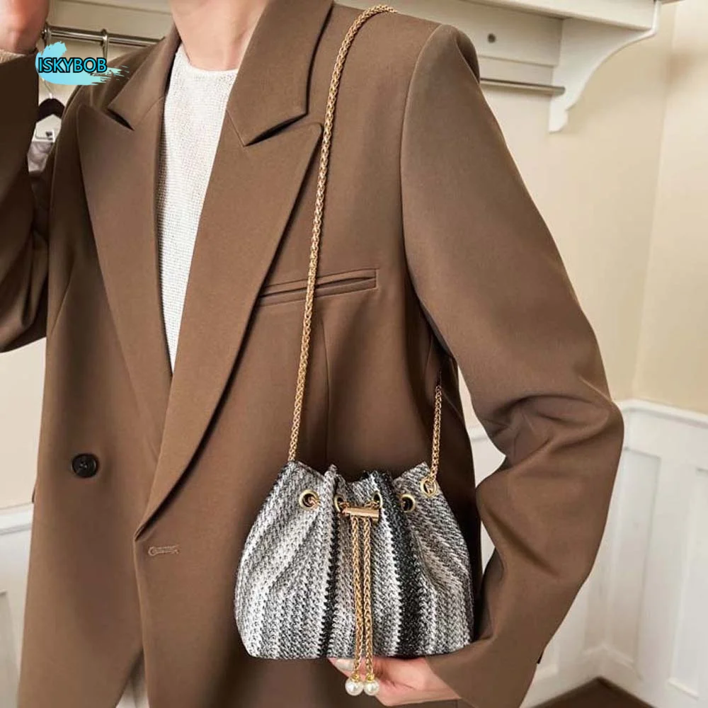 

Large Capacity Straw Woven Shoulder Pouch Leather Anti-splash Water Drawstring Chain Bucket Bag Polyester Rainbow Color Strips