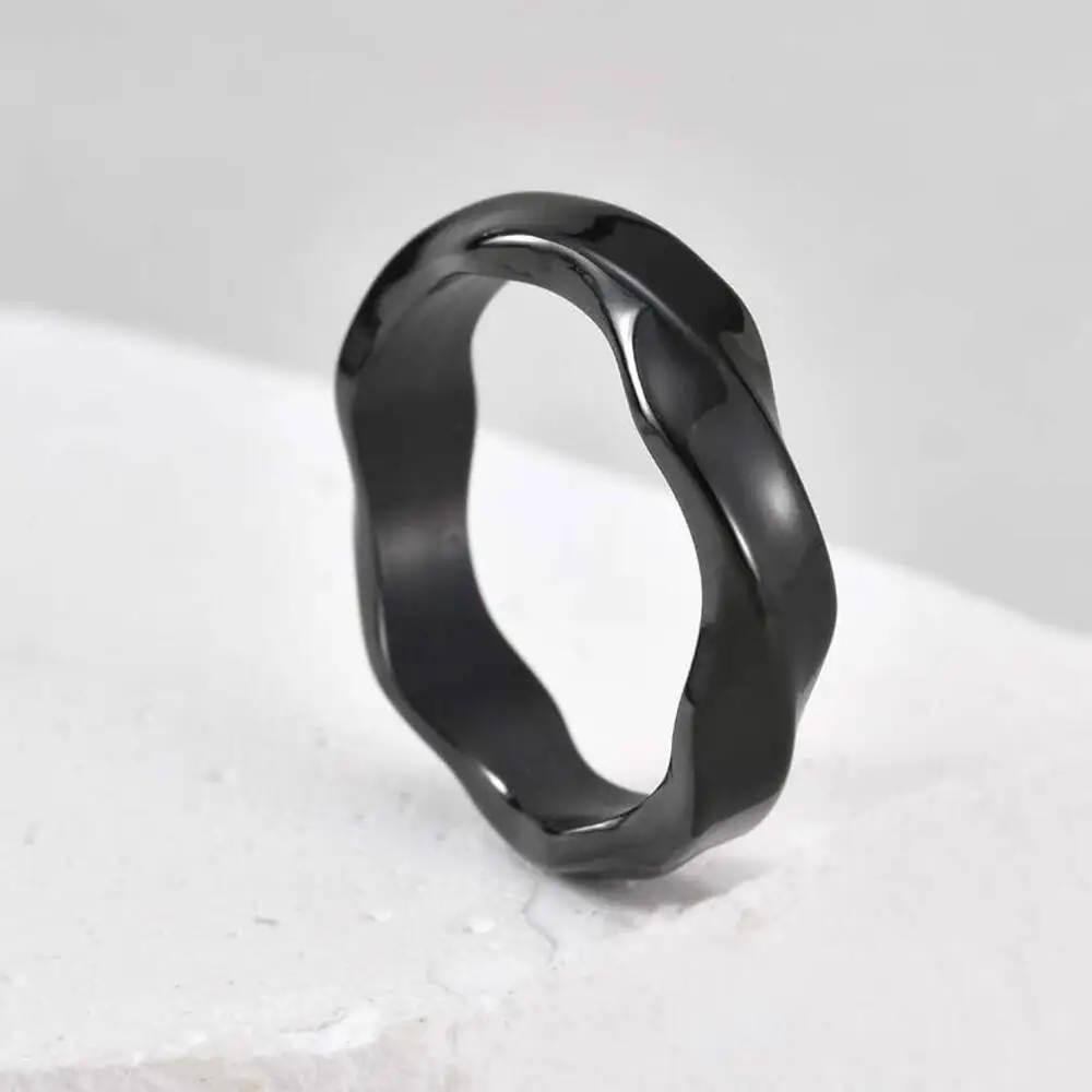 Vnox 2025, neuer Mobius-Ring für Männer und Jungen, oxidiertes, gedrehtes Edelstahl-Fingerband, Retro-Endless-Love-Jubiläumsgeschenk für ihn
