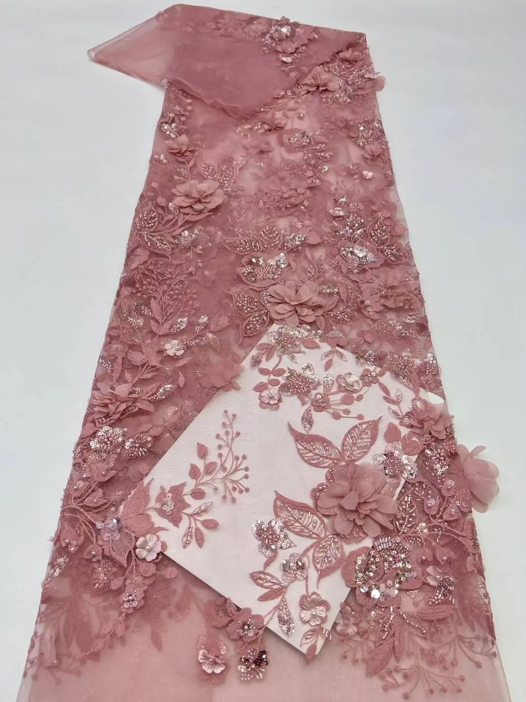 

2025 Latest African 3D Flower Lace Fabric Embroidery French Mesh Lace Fabric With Sequins Beaded Nigerian Tulle Lace For Party