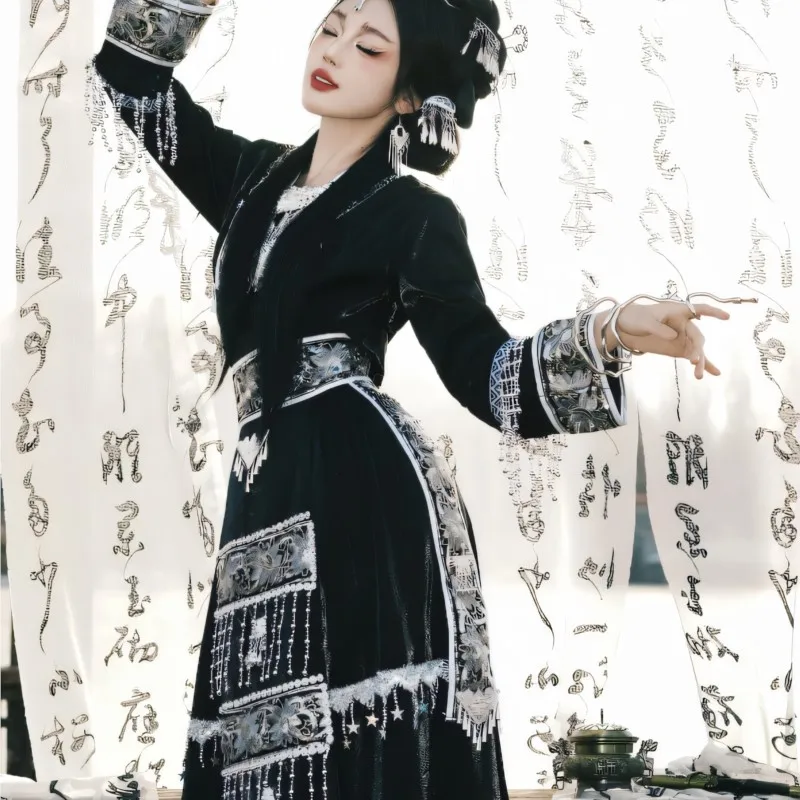 Mädchenkostüme, weibliche schwarze ethnische exotische Reisefotografie-Show