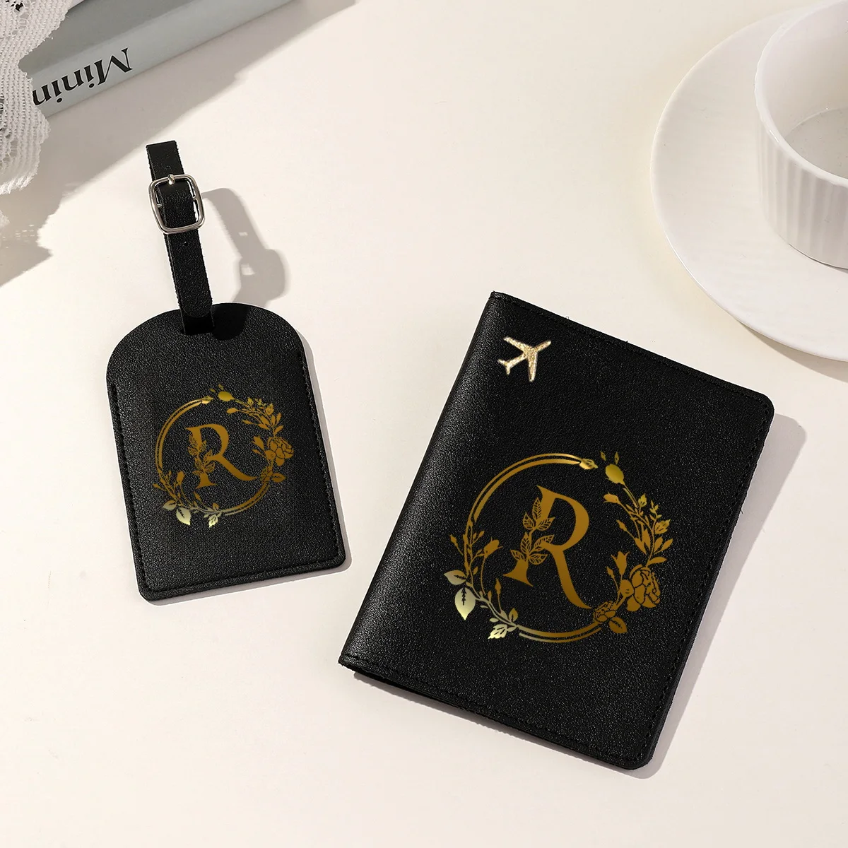 Couverture de Passeport en Cuir Noir avec Imprimé de Lettres et Fleurs, Portefeuille de Voyage Imperméable pour Cartes de Crédit, pour Homme et Femme