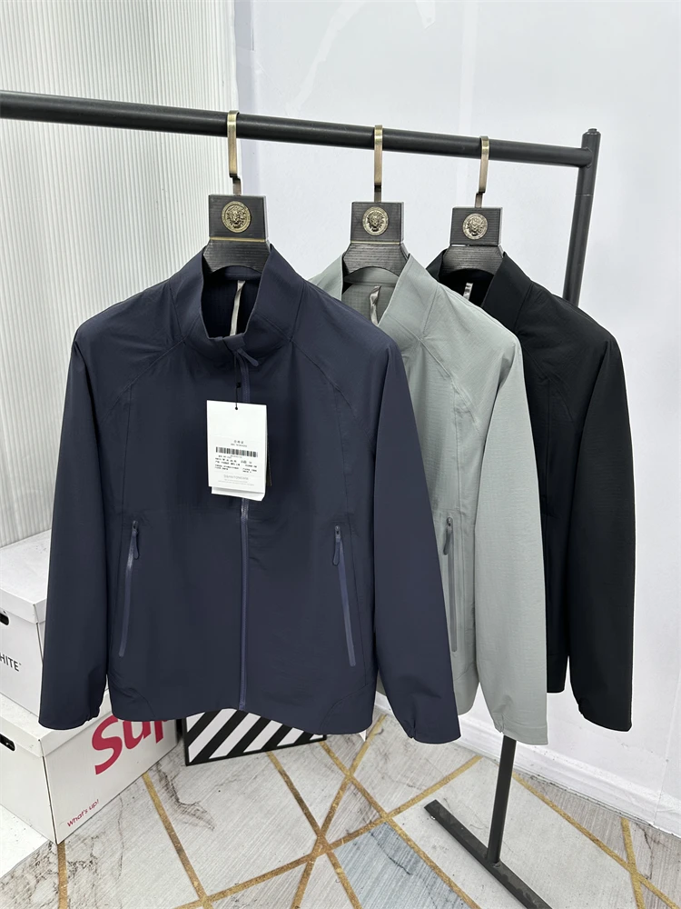 

Новинка ранней осени: Мужская легкая куртка с воротником-стойкой, полностью проклеенная, водонепроницаемая, ветрозащитная, для активного отдыха и повседневной носки