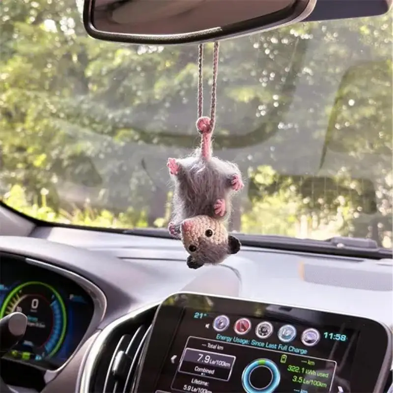 Possum Car Charm Cute Charm For Car Handmade Knitted Rearview Mirror Akcesoria samochodowe Akcesoria samochodowe dla miłośników Oposa