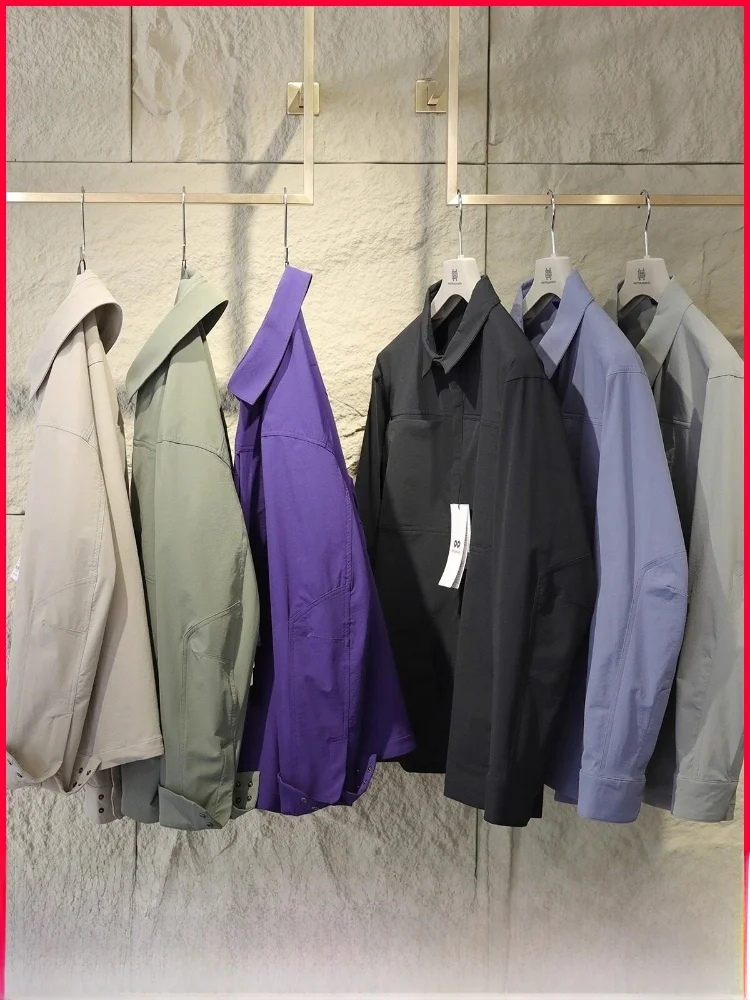 

High-End Men's Long Sve Sport irt Lightweight Tee-Proof Qui-Dry Faion Urban Sle Stand Fit Nylon Fabric Button...