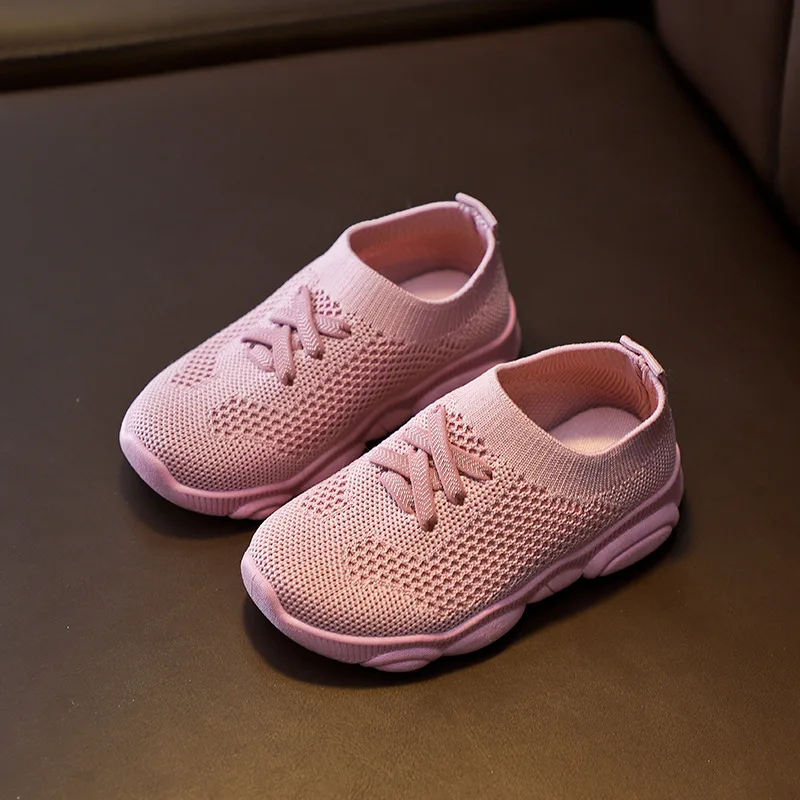 Scarpe sportive da bambino in rete per bambini scarpe da passeggio Comfort antiscivolo per bambini suola morbida con lacci Slip on Sneakers Casual