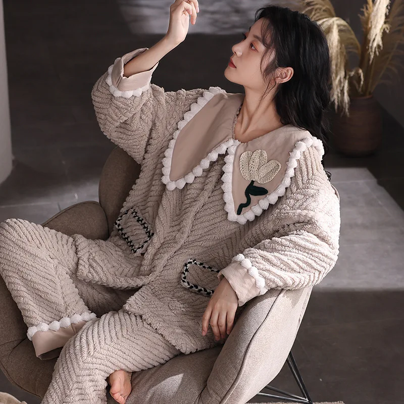 Autumn and Winter Coral Fleece Pajamas Women 2024 New Cardigan Long Princess Sle Nightwear Flannel Thickened Homewear Dropship