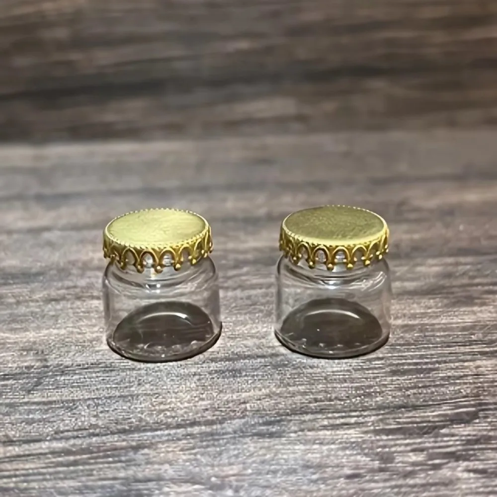 10 個のかわいいミニガラスボトル DIY ゴールデンキャップ付きガラス瓶キッチンモデルミニチュア置物家の装飾