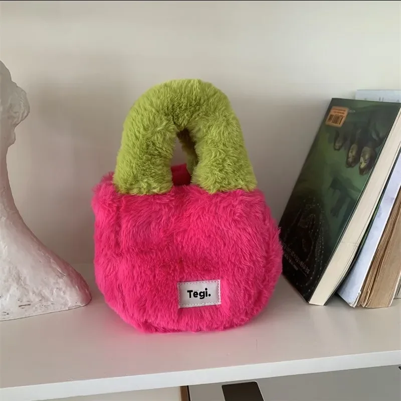 Sacs à main en peluche en fausse fourrure pour femmes, sacs à bandoulière épissés de créateurs, mini fourre-tout, sac à main pour documents, hiver 2023