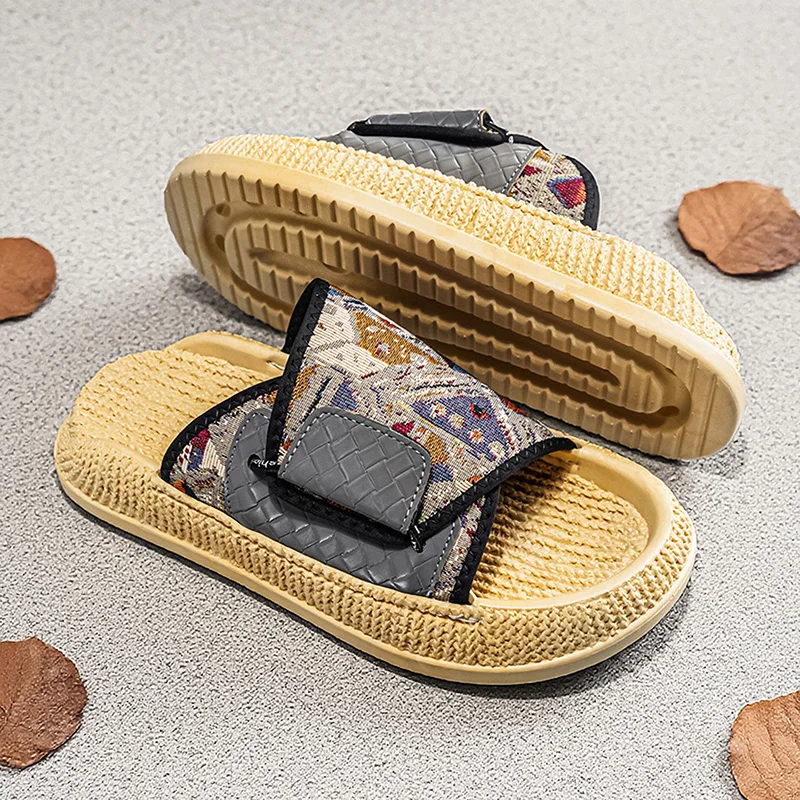 Men's European and American Style Outdoor Slippers, Thick-soled Fashionable Slide Sandals for Beach, Leisure and Indoor Home Use