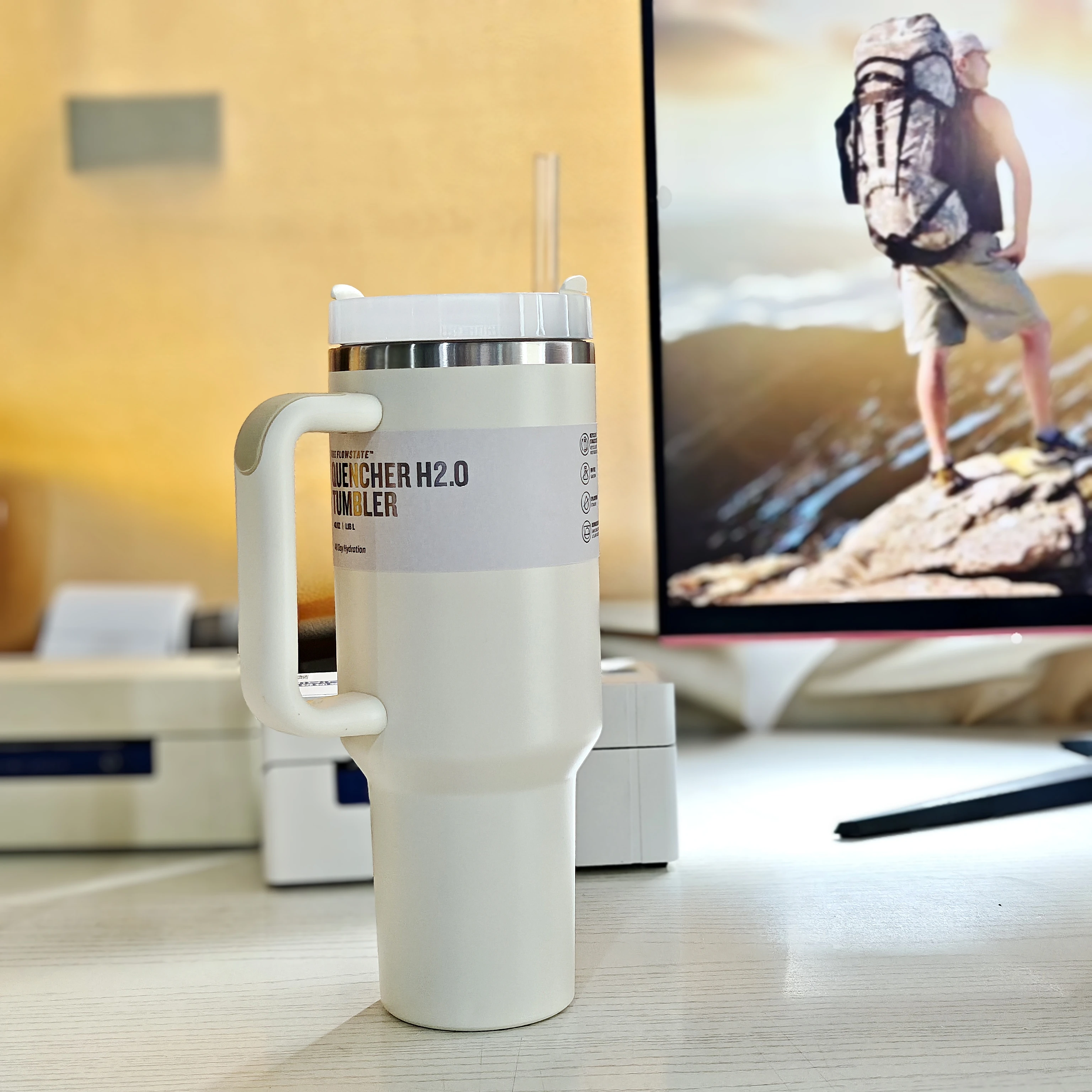 غطاء مع غطاء من القش 30 أونصة/40 أونصة من الفولاذ المقاوم للصدأ معزول للسيارة كوب سفر حراري مزدوج الجدران