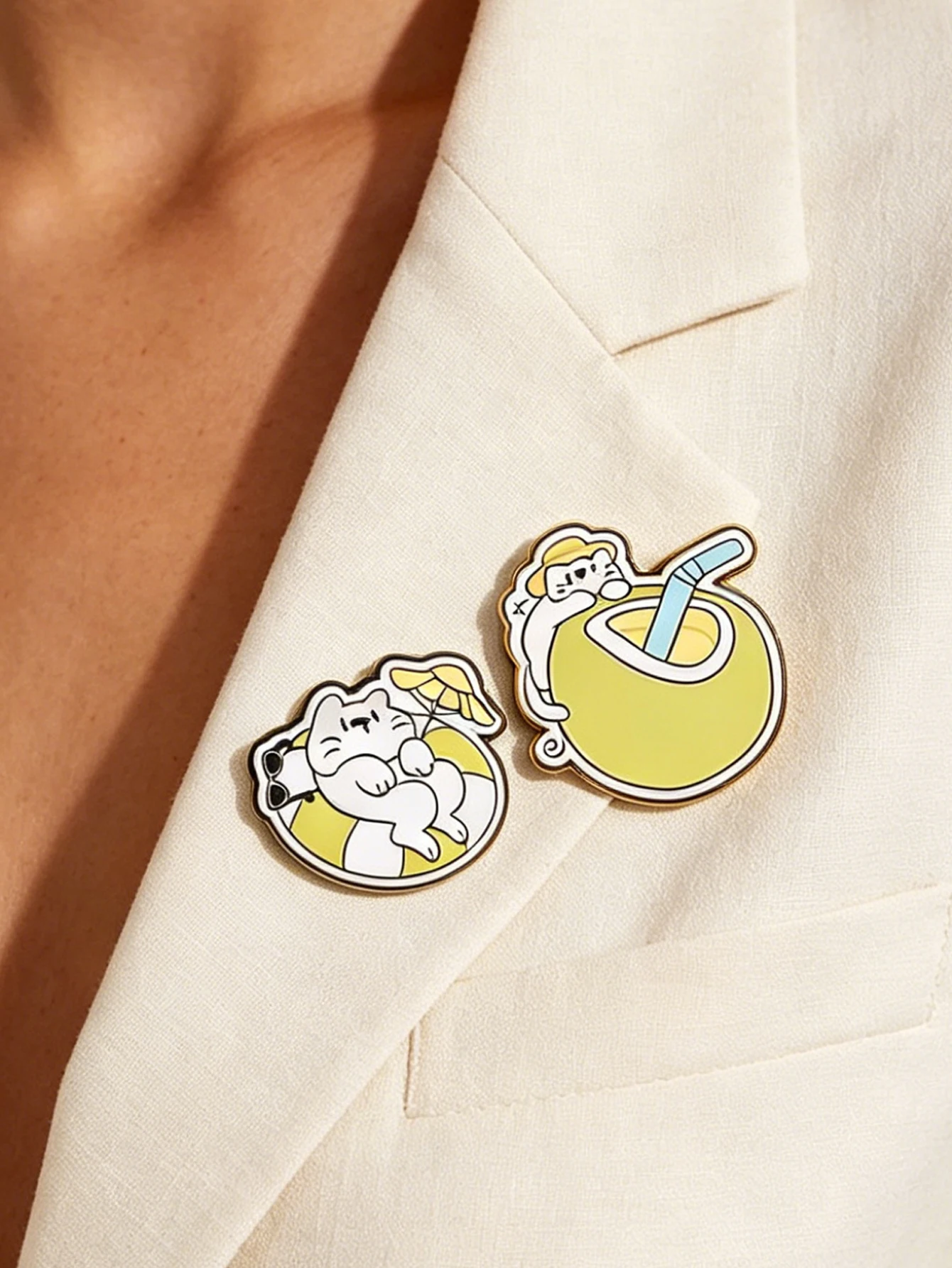Summer Holiday Cat Enamel Badge, Cute Coconut Drink Swimming Ring, Kitten Collar Brooch, Beautiful Backpack Clothing Decoration Badge, Jewelry Gift