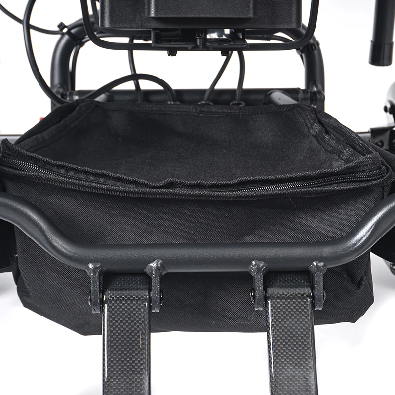 2024 كرسي متحرك بمحرك خفيف الوزن وقابل للطي من ألياف الكربون للمعاقين