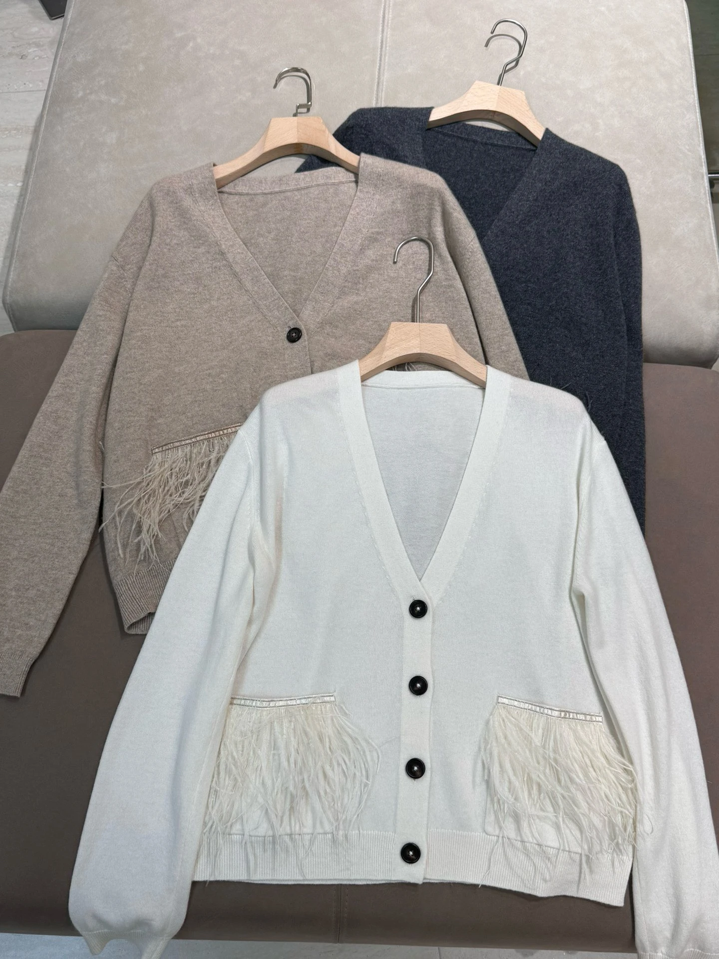 

Women's Camere Ostrich Feather Decorated V-ne Knitted Open Cardigan Coat High Waist Straight Tube f Skirt Set Autumn F...