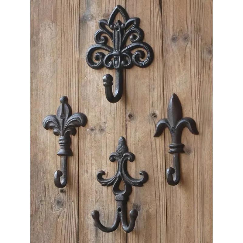 

European style retro iron and cast iron hooks, courtyard gardens, outdoor creative decoration, clothes hooks