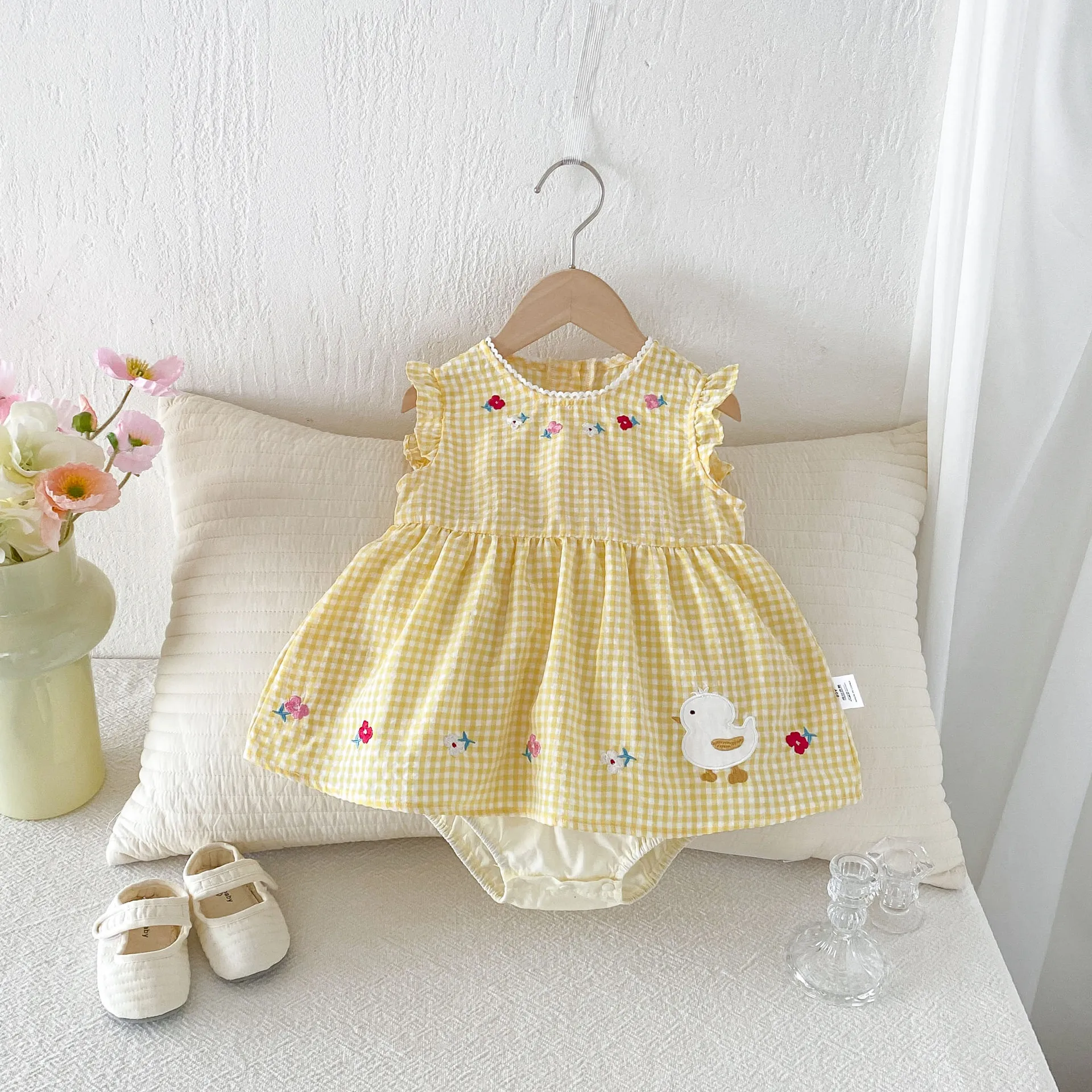 

Summer Baby Clothes 0-24M Baby Girls Plaid Bodysuit Korean Cute Flower Duck Embroidery Newborn Girls Sleeveless Romper Dress