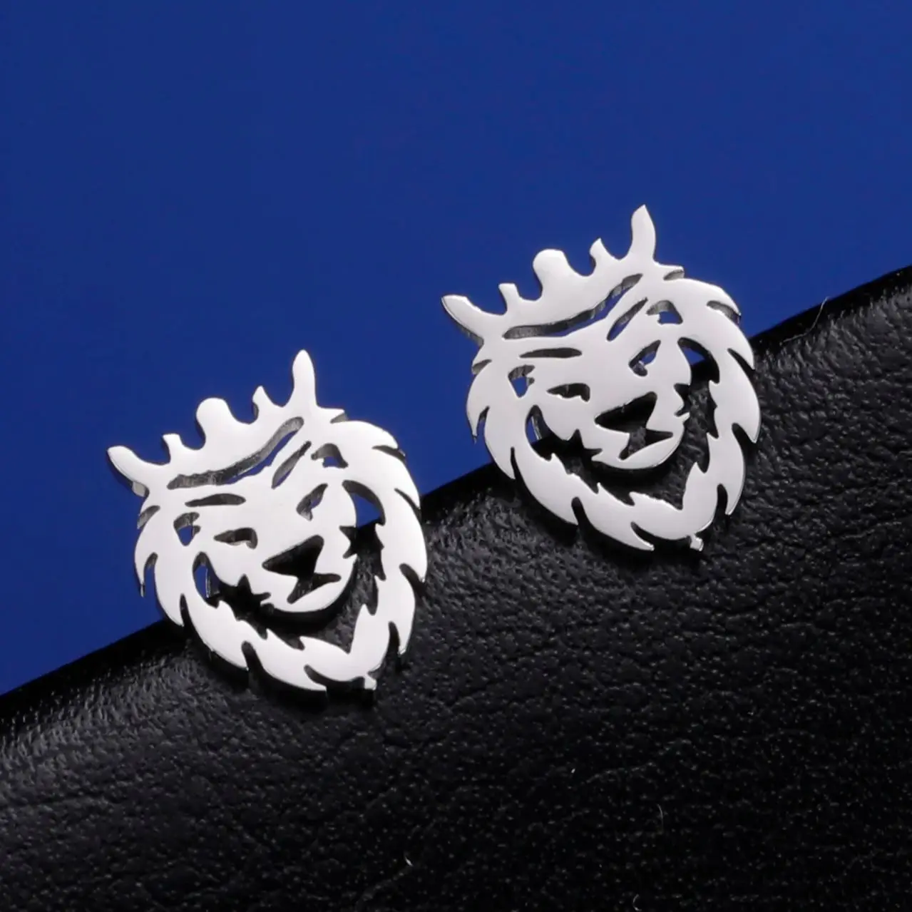 LIKGREAT Stainless Steel Exquisite Animal Stud Earrings for Women Fashion Lion Wolf Cat Bird Fox Earrings Jewelry Christmas Gift