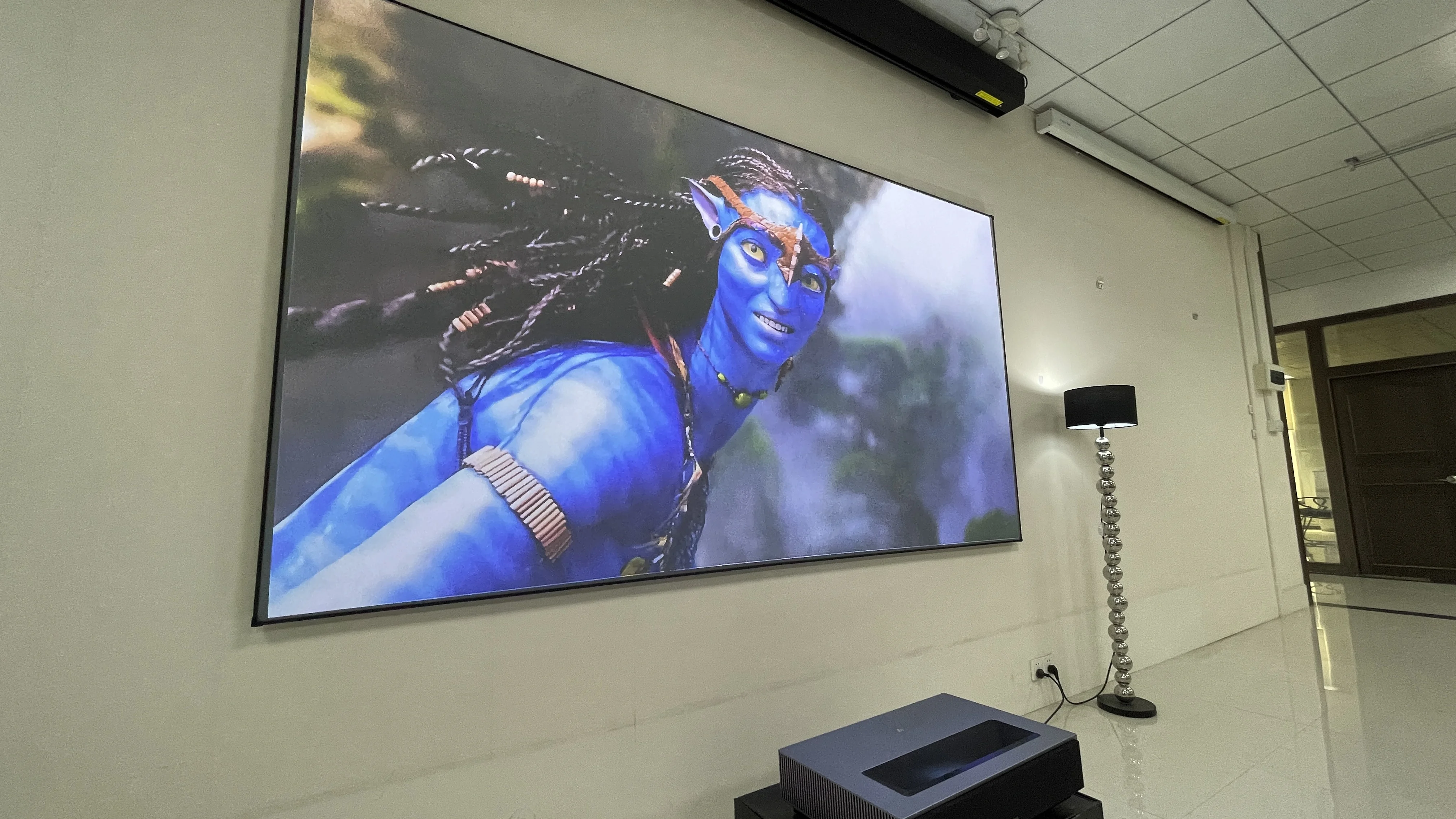 SCREENPRO 150inch ALR Screen With fixed Frame T-prism Gray Crystal 16:9 Anti Light Projection Screens for UST Video Projector