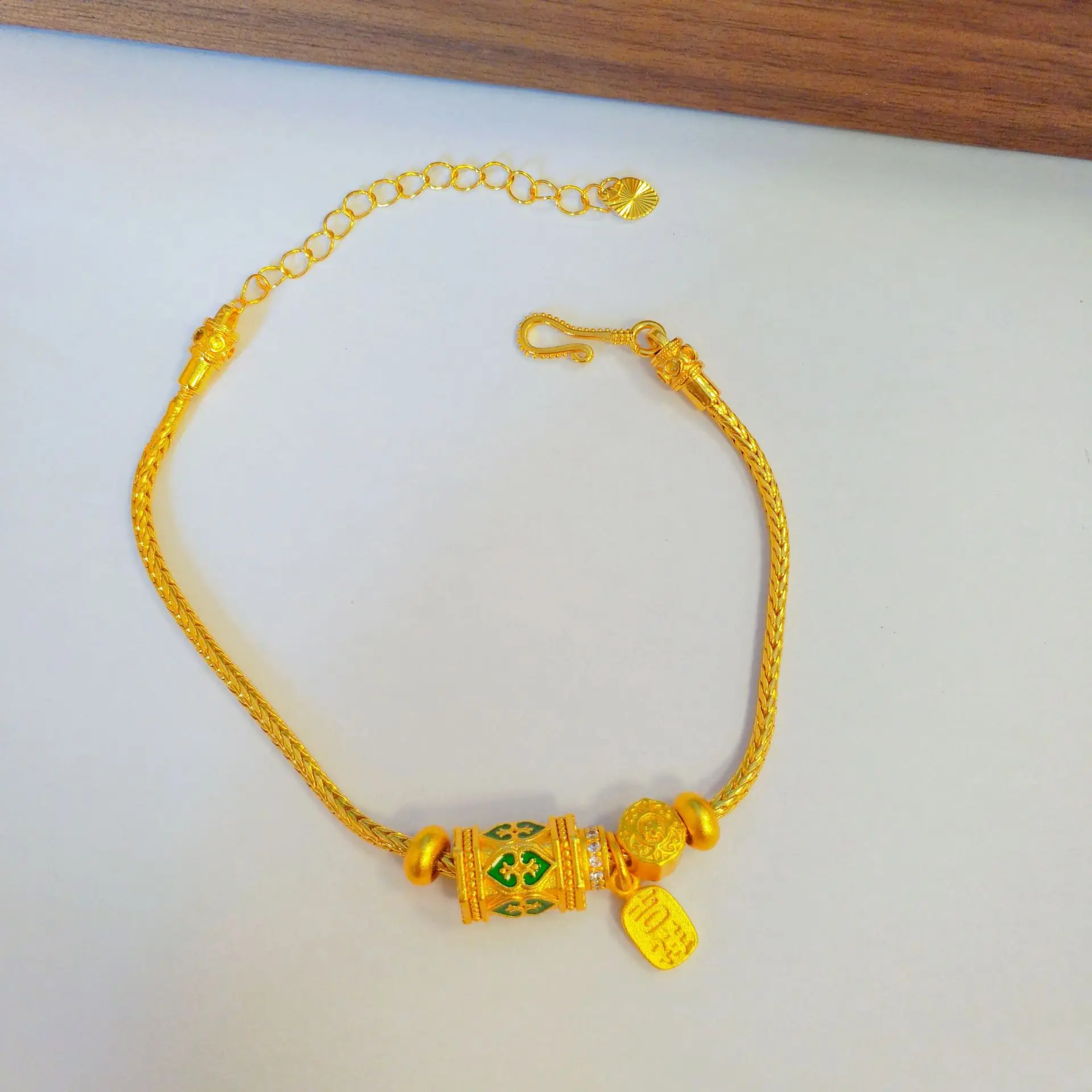 

Женский витой браслет из 24-каратного золота с позолотой AU999 — универсальный, отлично подходит для слоев, подходит для работы и вечеринок.