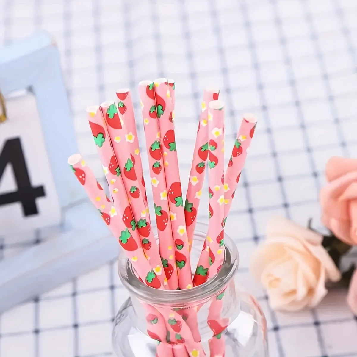 Pink Strawberry Paper Straws Set 25/50 Count for Summer Fruit Themed Parties Seaside Beach Birthday Celebration Festive Tablewar