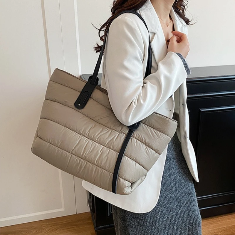

Oversized Solid Color Puffer Bag for Women New Minimalist Shoulder Bag for Commute Large Capacity Quilted Crossbody Bags Chic