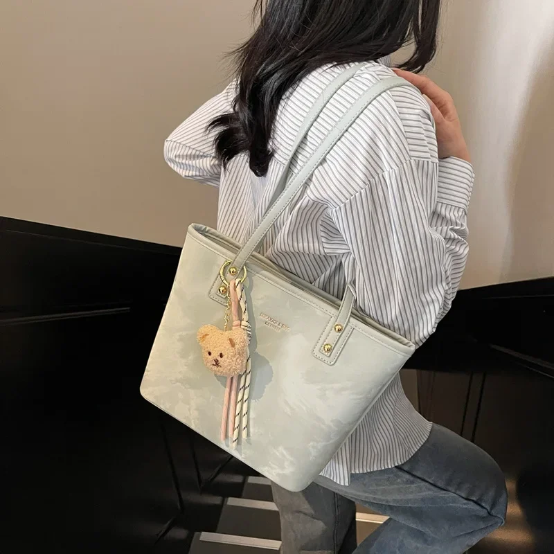 

Large Capacity Tote Bag Women 2025 Designer New Shoulder Underarm Bag Vertical Bucket Style Work Commuter High Quality​