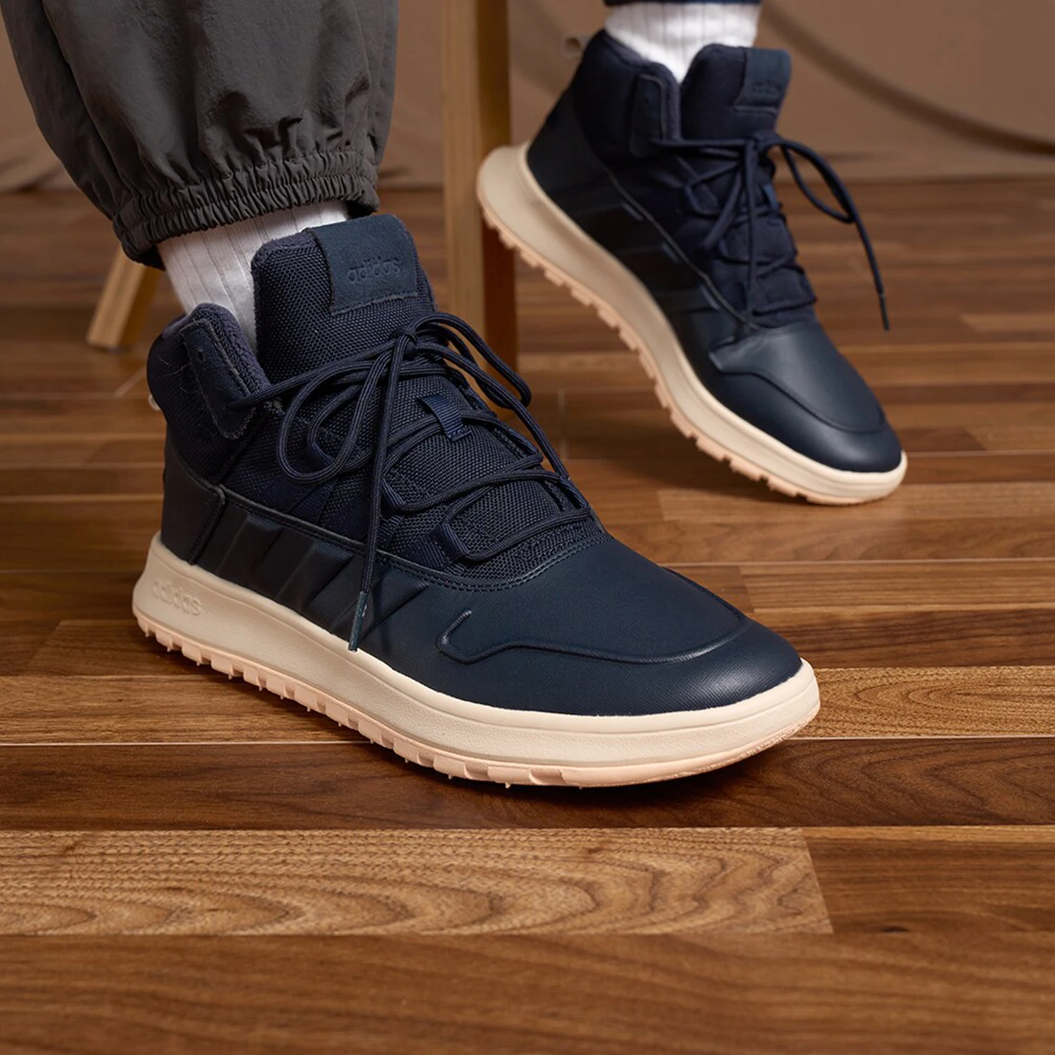 

Adidas genuine New medium-high top fleece-lined casual sneakers IF1626