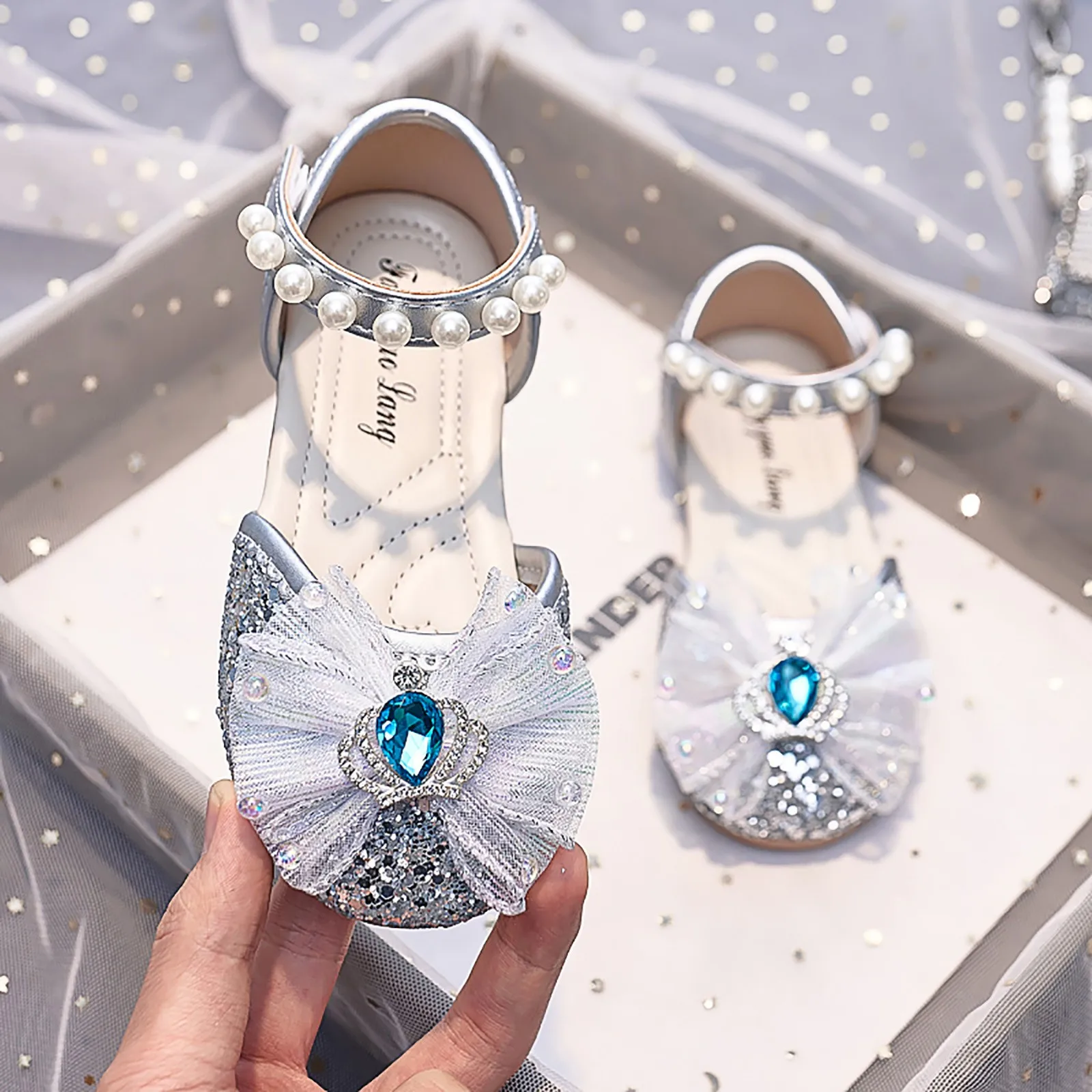 

Princess Mary Jane Shoes for Party Wedding Shows Shiny Crown Rhinestones Bow Pearls Kdis Girls Leather Shoes Kids Dress Up Shoes