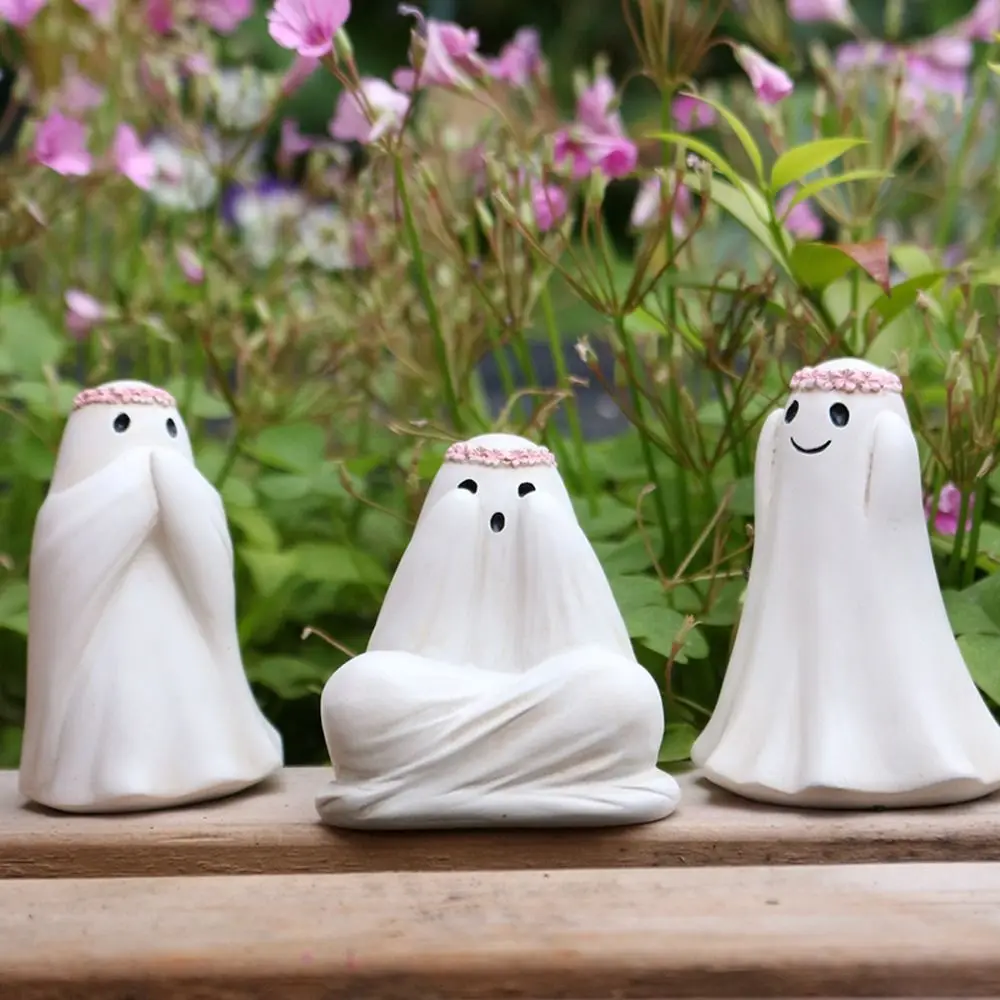 

3pcs Resin Halloween Ghost Decor Set Cartoon Funny Floral Haunting Ornaments Cute Ghost Art Sculpture Gift