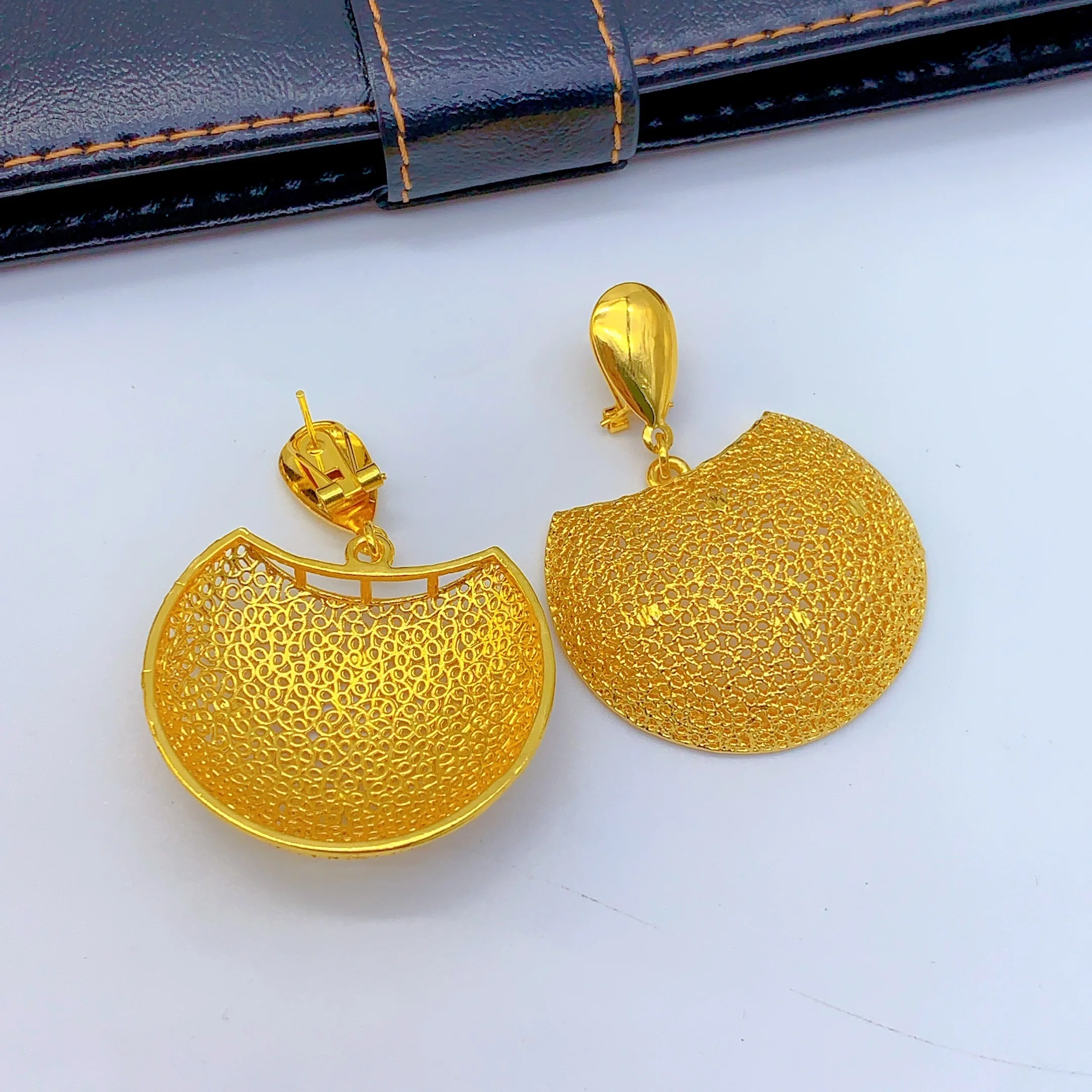 Luxuriöse Dubai 24k vergoldete Halskette und Ohrringe Schmucksets für Damen Äthiopisches Indisches Brautset Hochzeitsgeschenke – Detail 3