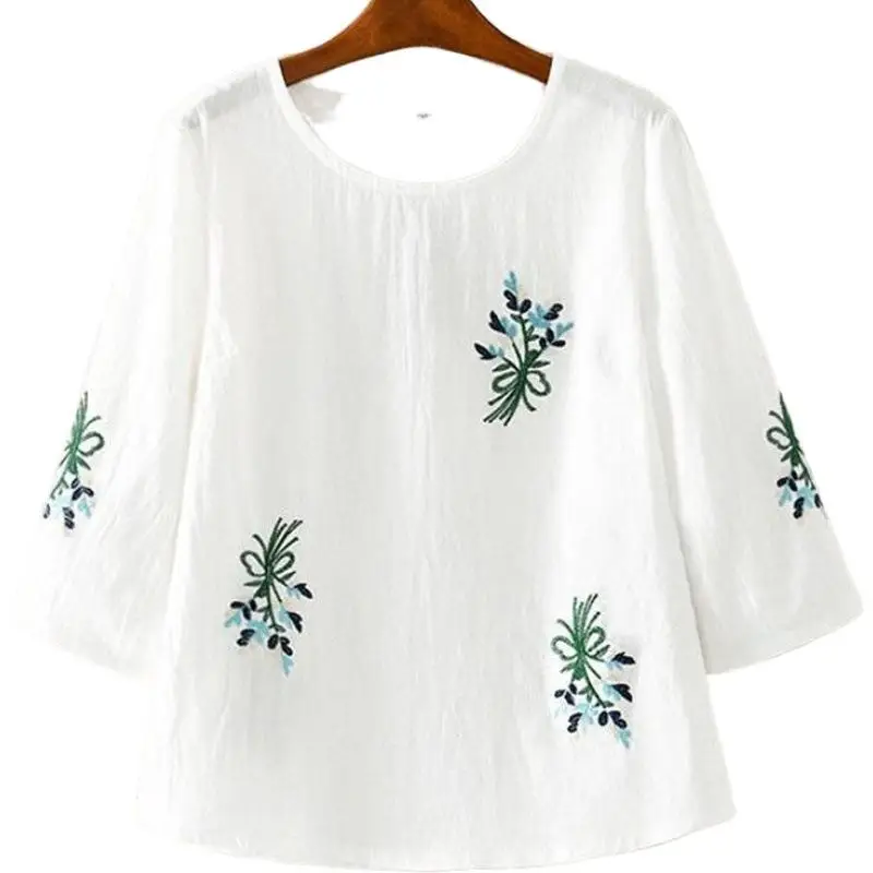 T-shirt ricamata di grandi dimensioni rotonda Ne Pullover da donna Seven Fibra di poliestere Vestibilità ampia Lunghezza Sve Seven Busin Outdo...
