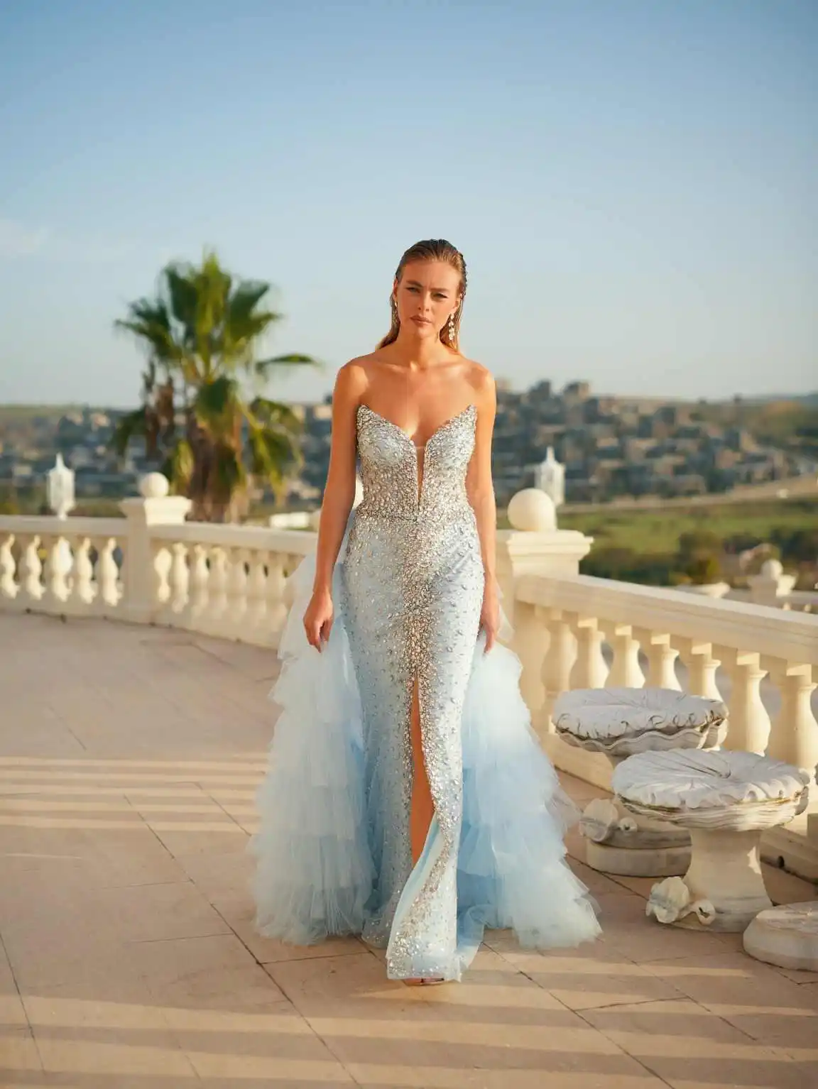 فساتين سهرة باللون الأزرق الفاتح حورية البحر بدون حمالات ترتر وكشكشة بفتحة عالية فساتين حفلات فيستدو دي نويت مصنوعة حسب الطلب