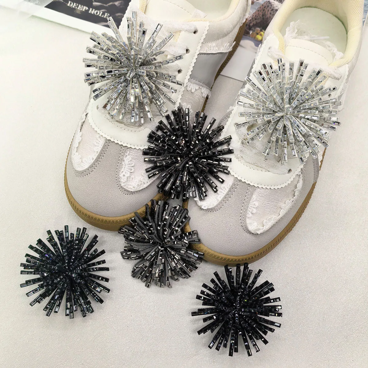 2PCS Luxury Bling Rhinestone Sparkle Shoe Laces Charms Retro Shoelace DIY Decorations Buckle Removable Shoe Clips Accessories