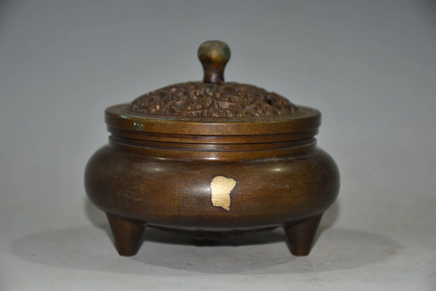 

A Pure Copper Incense Burner Worth Decorating and Collecting With Exquisite Workmanship and Beautiful Appearance