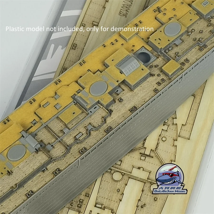 Foglio per mascheratura con ponte in legno in scala 1/700 per HobbyBoss 83422 HMHS Britannic Model Kit CY 700125