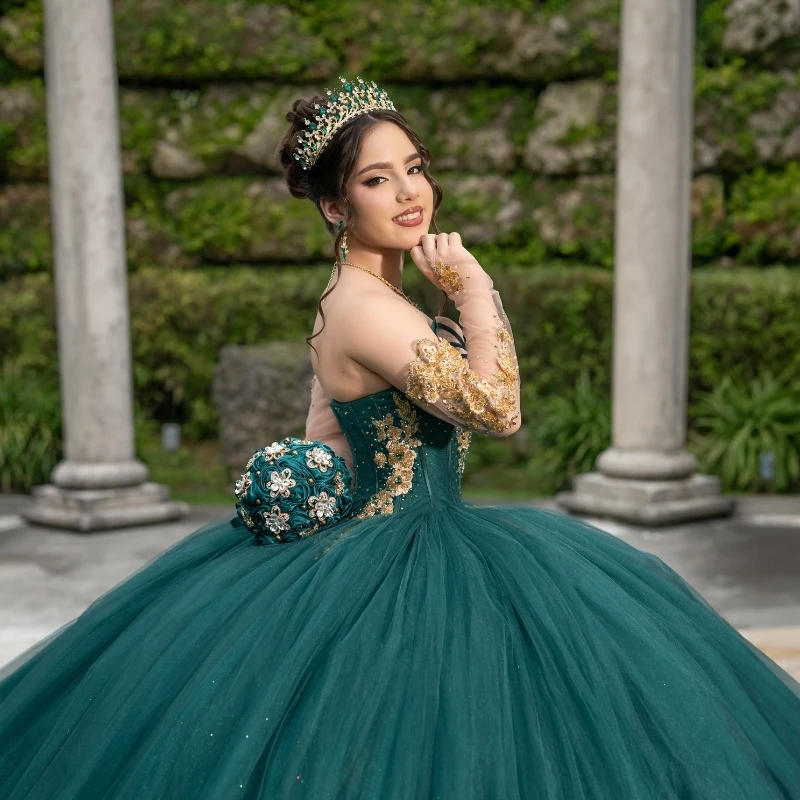 فساتين Quinceanera الخضراء المخصصة ثوب الكرة قبالة الكتف الذهب زين الخرز تول مشد حفلة عيد ميلاد الحلو 16 Vestidos