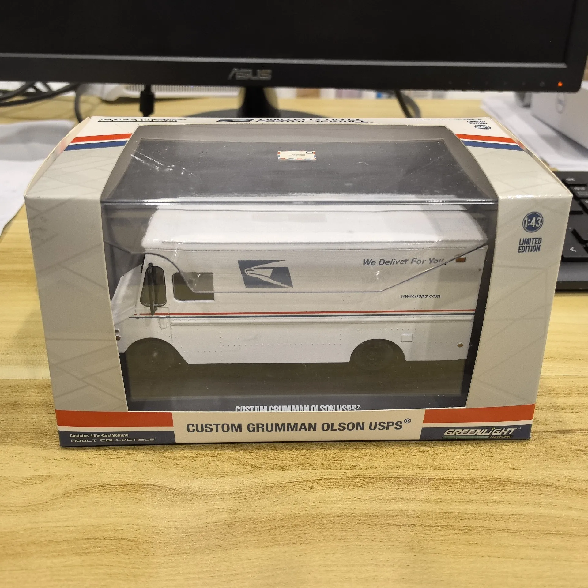 

Diecast Green Light 1/43 Scale USPS Alloy Car Model Collectible Toy Gift Souvenir Display Ornament