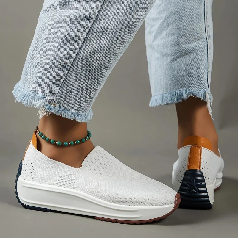 Chaussures d'été femmes 2023 Style coréen blanc respirant maille loisirs en plein air grande taille sans lacet chaussures pour femmes sans lacet Feminino