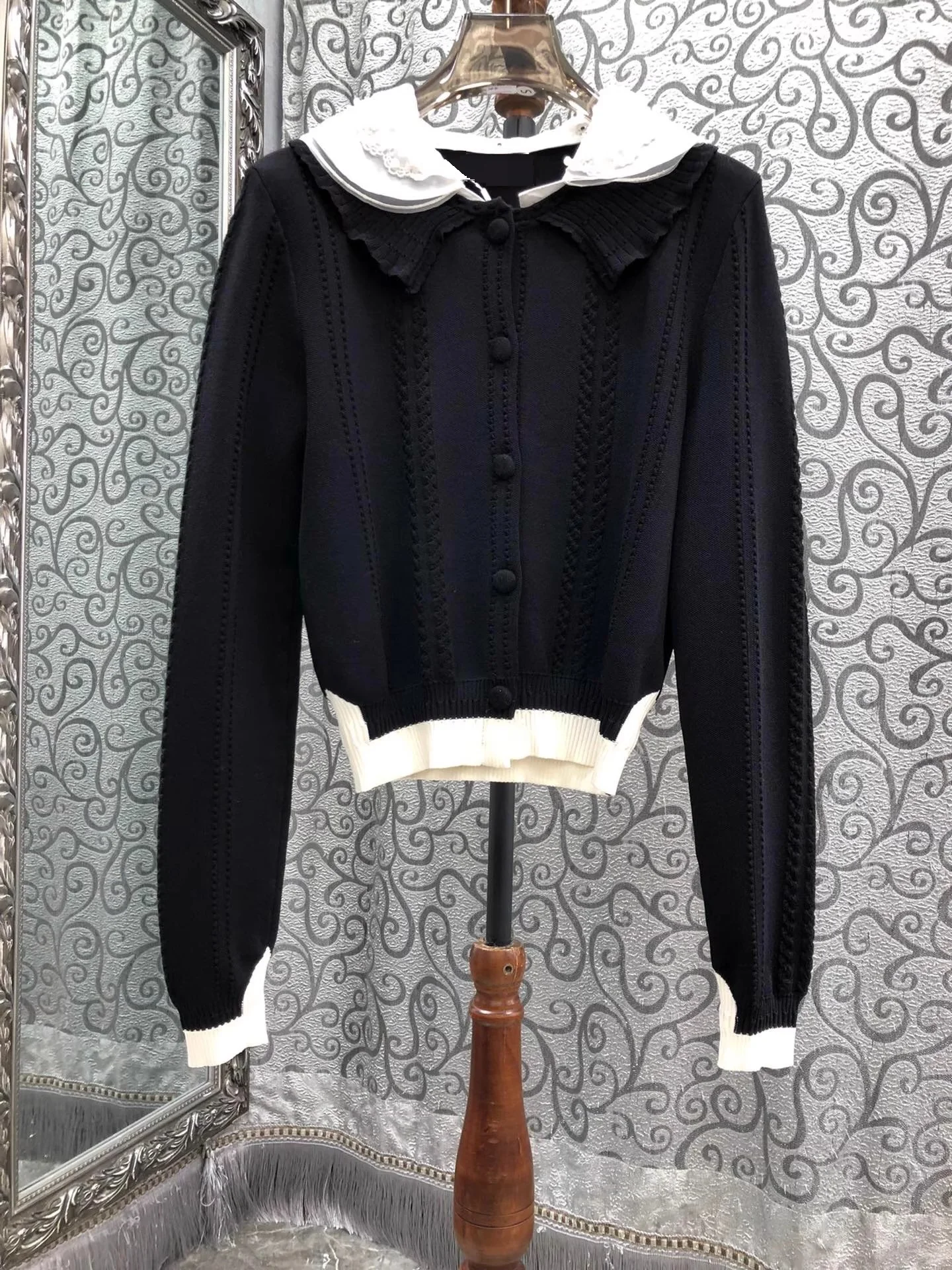 

Newest Fashion Sweaters 2025 Autumn Winter Pullovers Lady Peter Pan Collar Beading Deco Long Sleeve White Black Knitted Cardigan