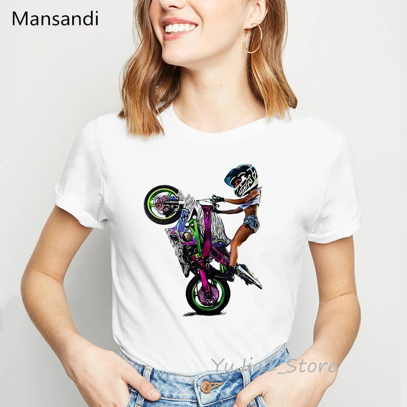 Ubrania dla kobiet 2024 fajna kaskaderska dziewczyna jeździ Motocycle Cartoon Tee Shirt Femme letni Top kobiet Hip Hop T-Shirt punkowy T-Shirt