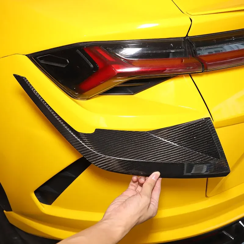 For Lamborghini URUS 2018 2019 2020 2021 real carbon fiber Car Tail Light Frame Cover Rear Lamp Trim Sticker car accessories