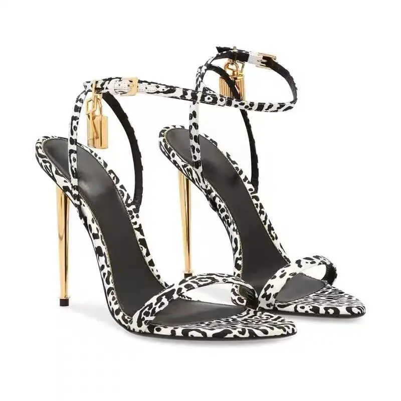 

2025 женские сексуальные леопардовые сандалии со стразами, женские летние сандалии High Street, новое слово на шпильке
