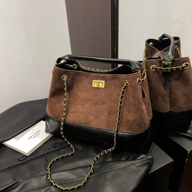 Modna damska torba typu tote wykonana z wysokiej jakości skóry z gładkim zamkiem błyskawicznym i klasycznym stylizacją w stylu paryjskim na randki. ​