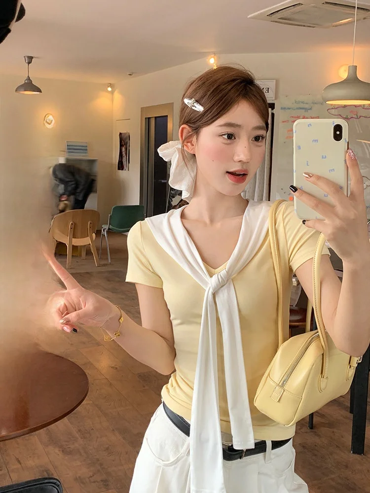 

Song Zhengen Women's Slim Fit ort Sve T-irt V-Ne Yellow Summer Korean Sle Design Sense Top Navy Collar