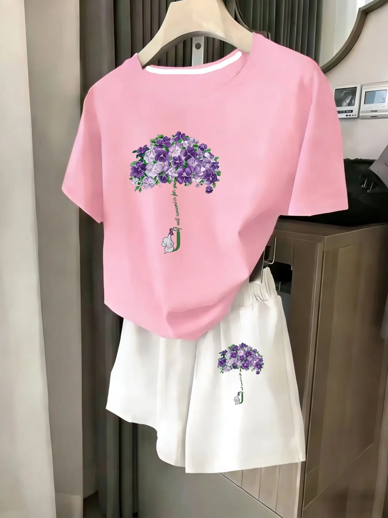 

Женский комплект из 2 предметов, летний комплект для пляжного отдыха, повседневная футболка с круглым вырезом и короткими рукавами, шорты с эластичной резинкой на талии, удобный костюм