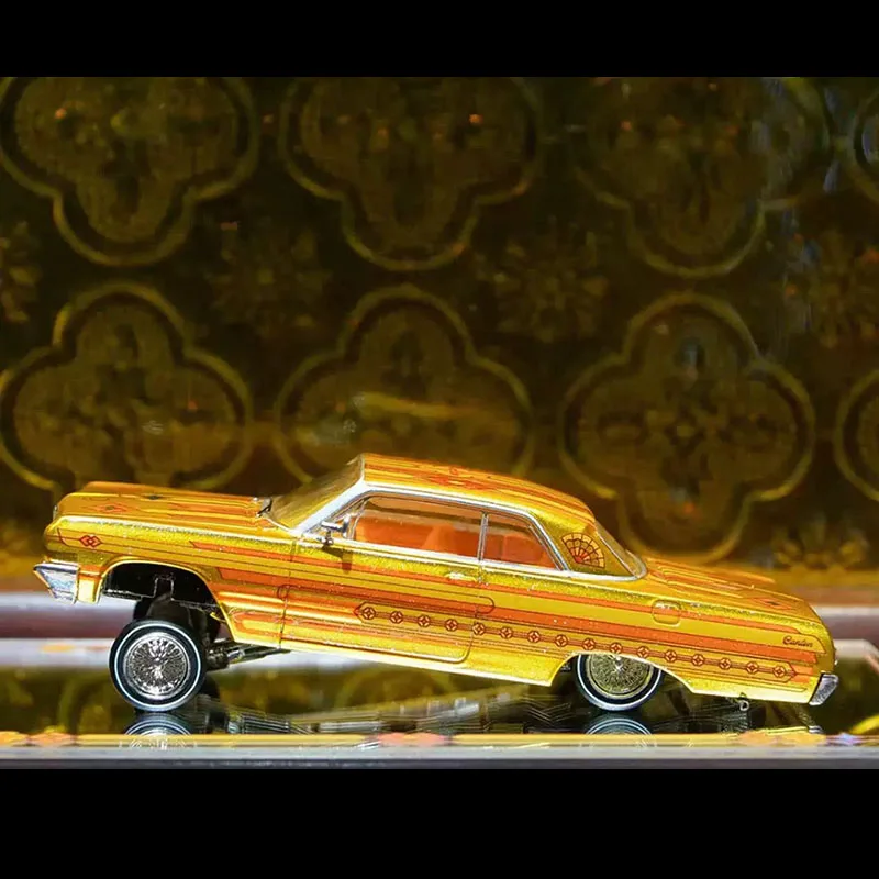 97M Model 1/64 Scale 1964 Impala SS Lowrider Bounce Car Alloy Car Model Classics Adult Souvenir Gift Static Display