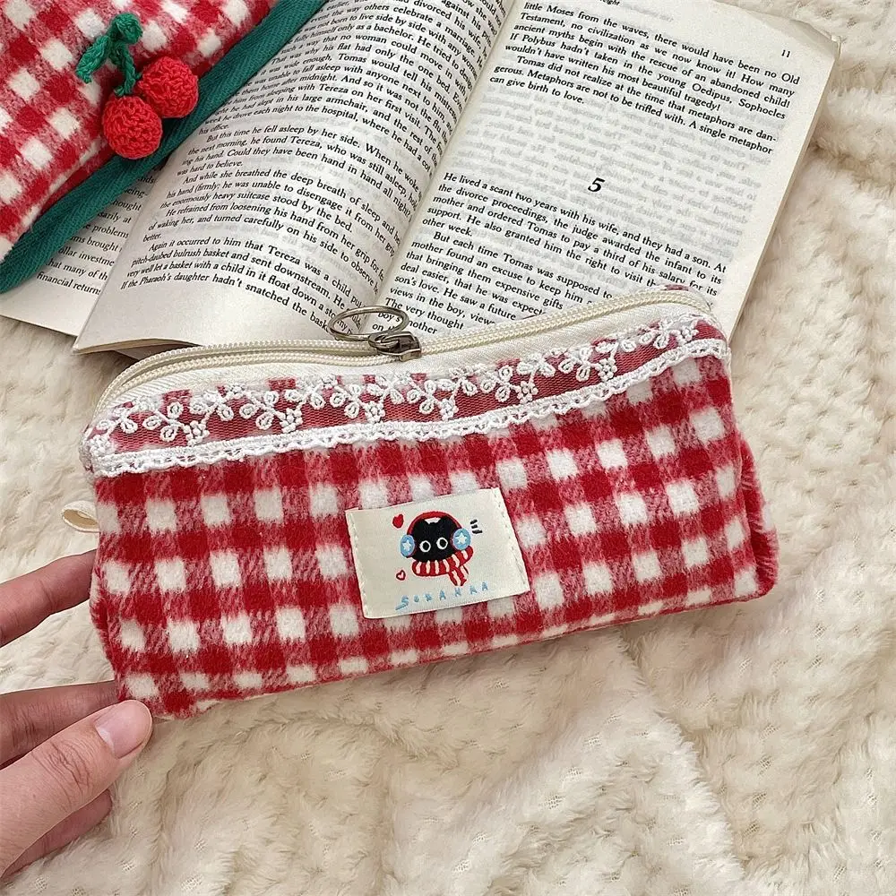 Borsa per il trucco Astuccio scozzese in peluche Borsa per cosmetici dolci e carini con cerniera Ins Tasche da toilette da viaggio semplici per studenti