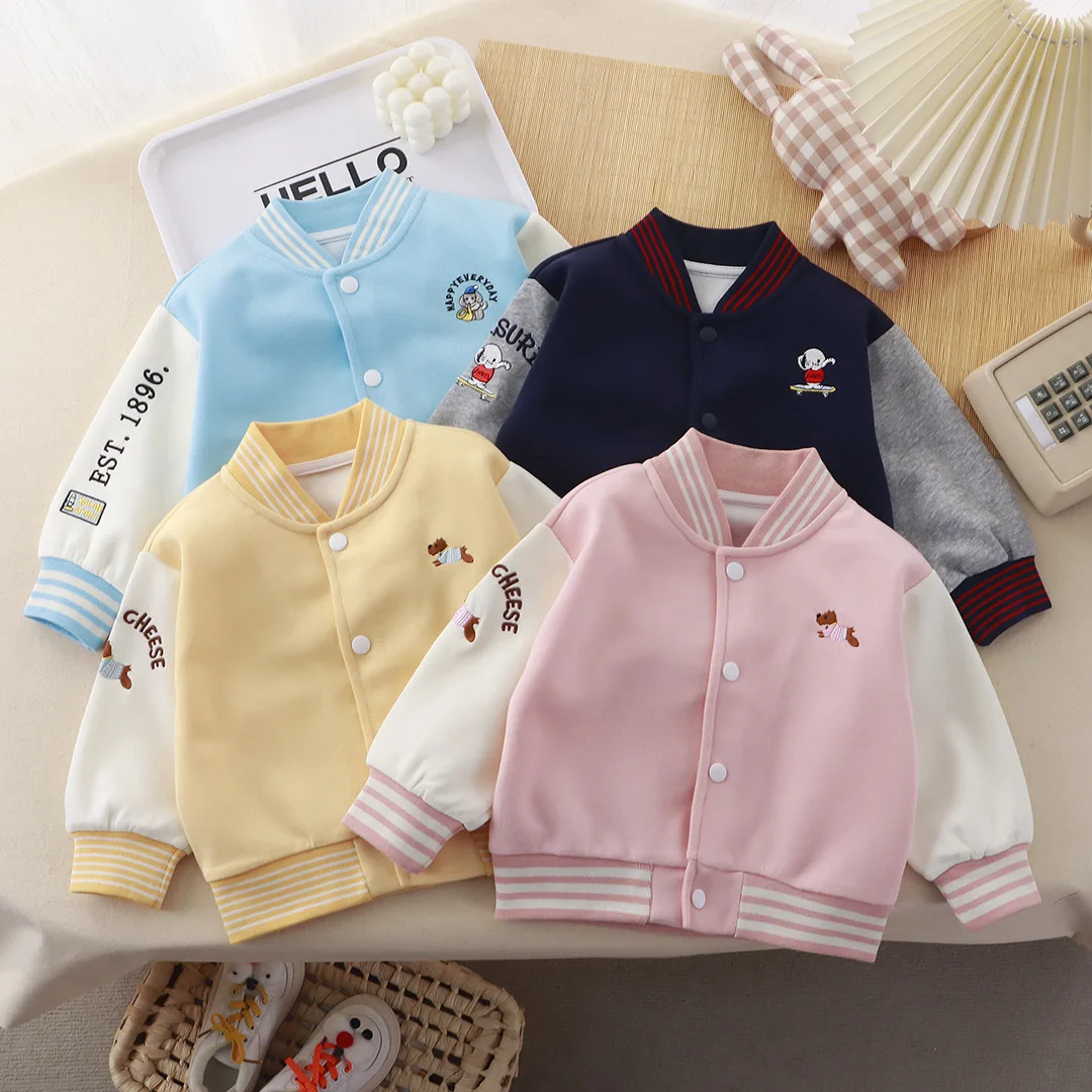 

Детская бейсбольная куртка: новая модная модель с мультяшным принтом для весны и осени